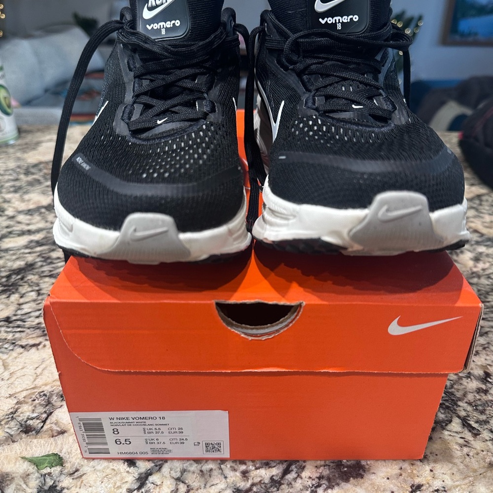 Nike Womens Black and White Vomero Sneakers